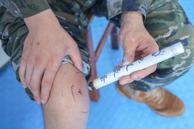 武汉江夏开展“送医进军营 健康暖兵心”健康科普义诊活动5.jpg